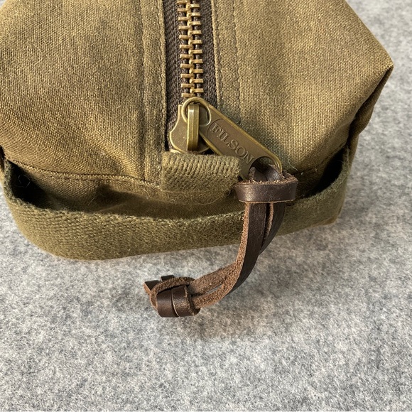 Filson Olive Canvas Toiletry Bag - Picture 9 of 10